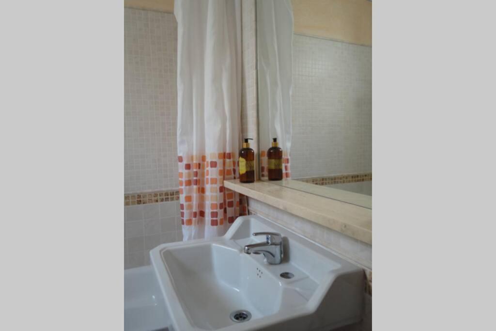 Portbell Far Apartment L'Escala Exterior photo